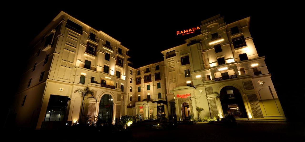 Ramada By Wyndham Lahore Gulberg II Otel Dış mekan fotoğraf