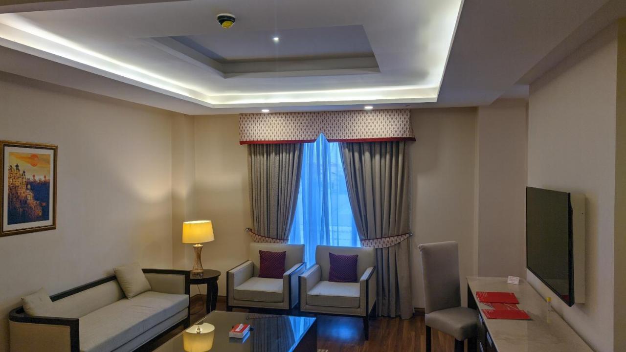 Ramada By Wyndham Lahore Gulberg II Otel Dış mekan fotoğraf