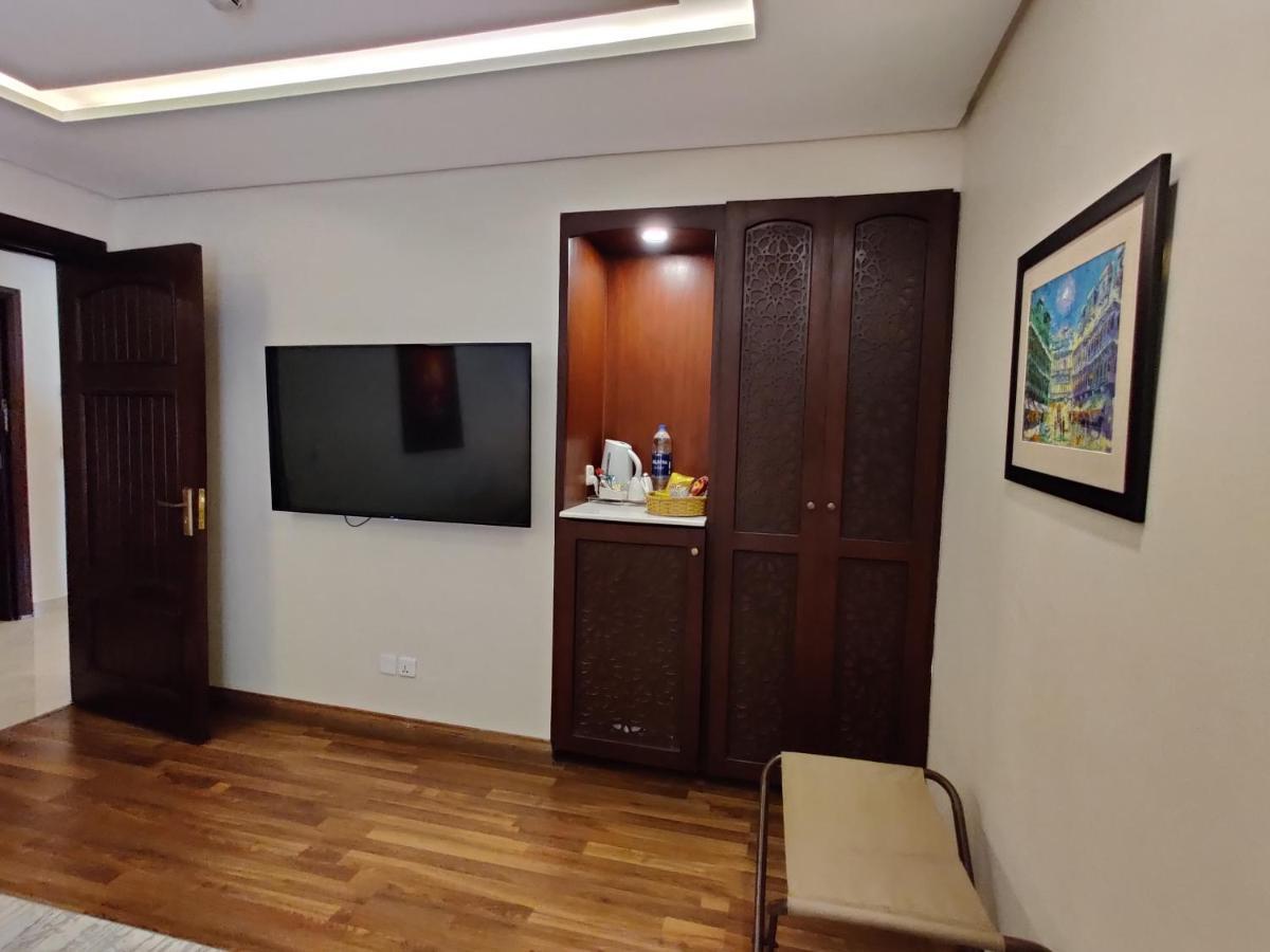 Ramada By Wyndham Lahore Gulberg II Otel Dış mekan fotoğraf