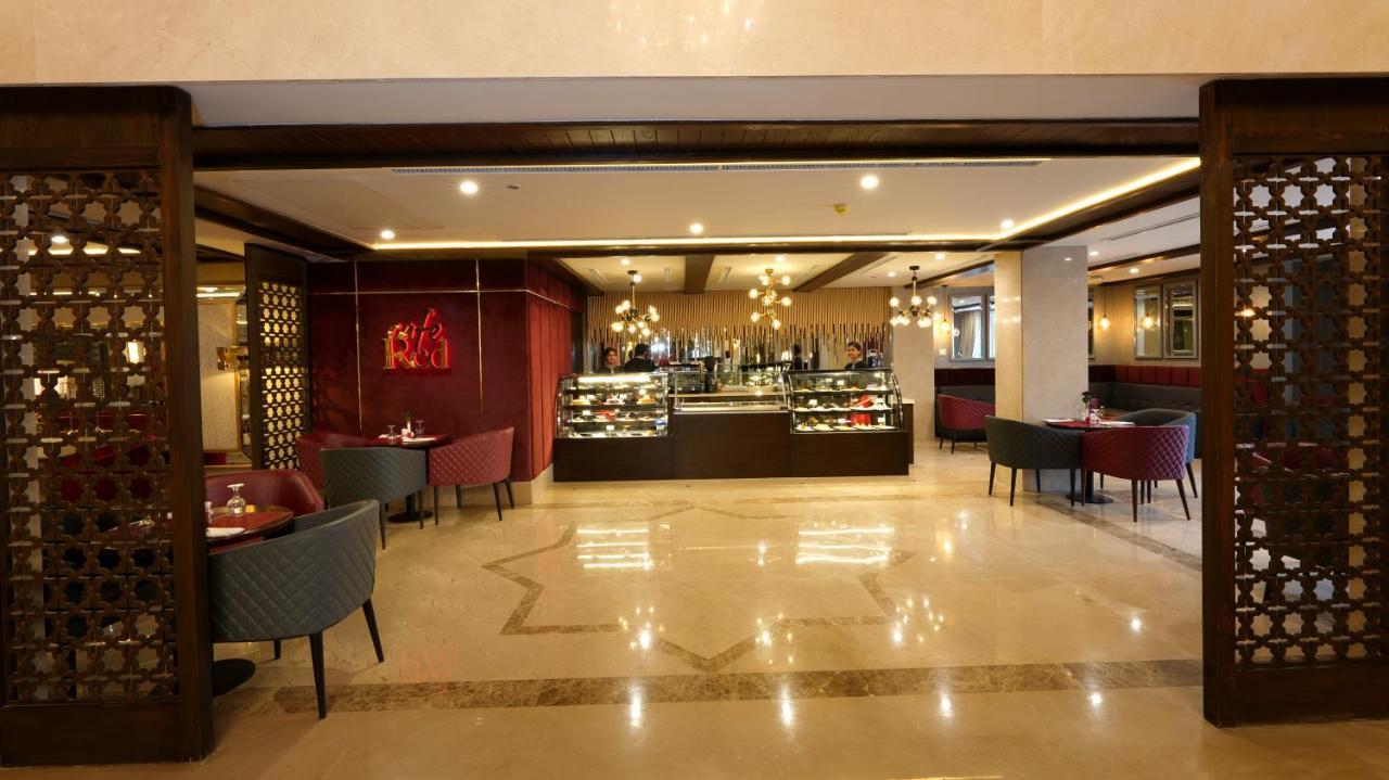 Ramada By Wyndham Lahore Gulberg II Otel Dış mekan fotoğraf