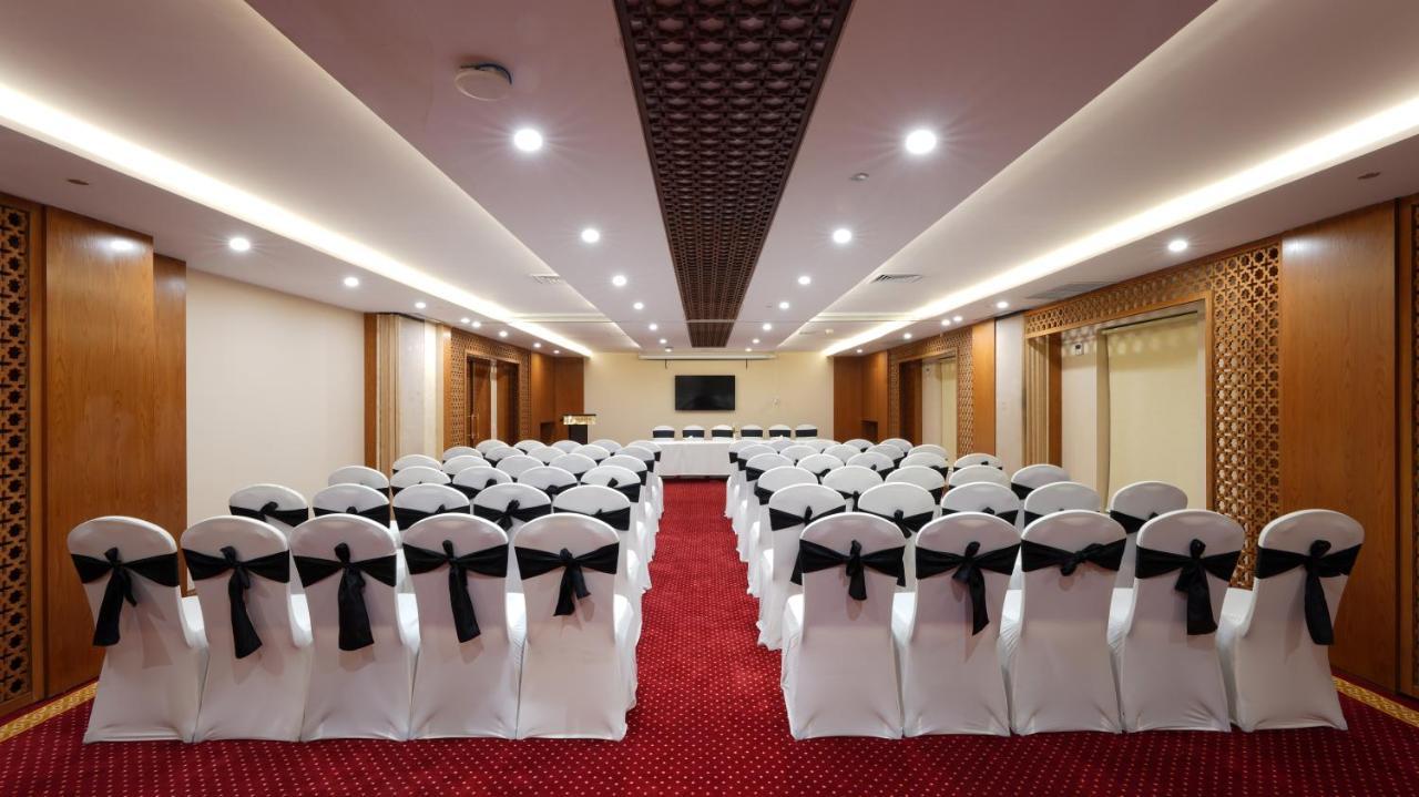 Ramada By Wyndham Lahore Gulberg II Otel Dış mekan fotoğraf